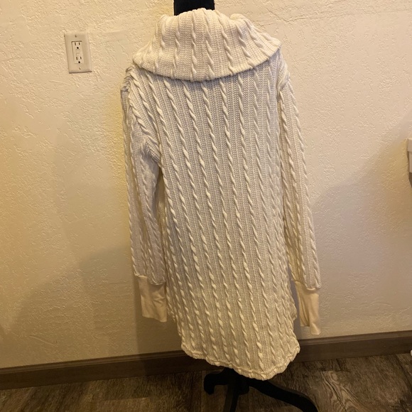 Super cute turtleneck sweater - Picture 10 of 10